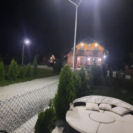 Live Nature Bihac Bagian luar foto