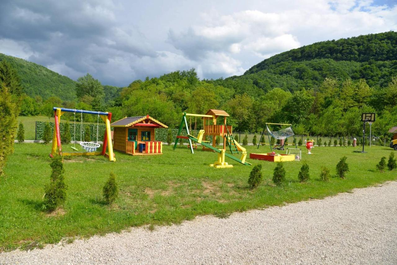 Live Nature Bihac Bagian luar foto