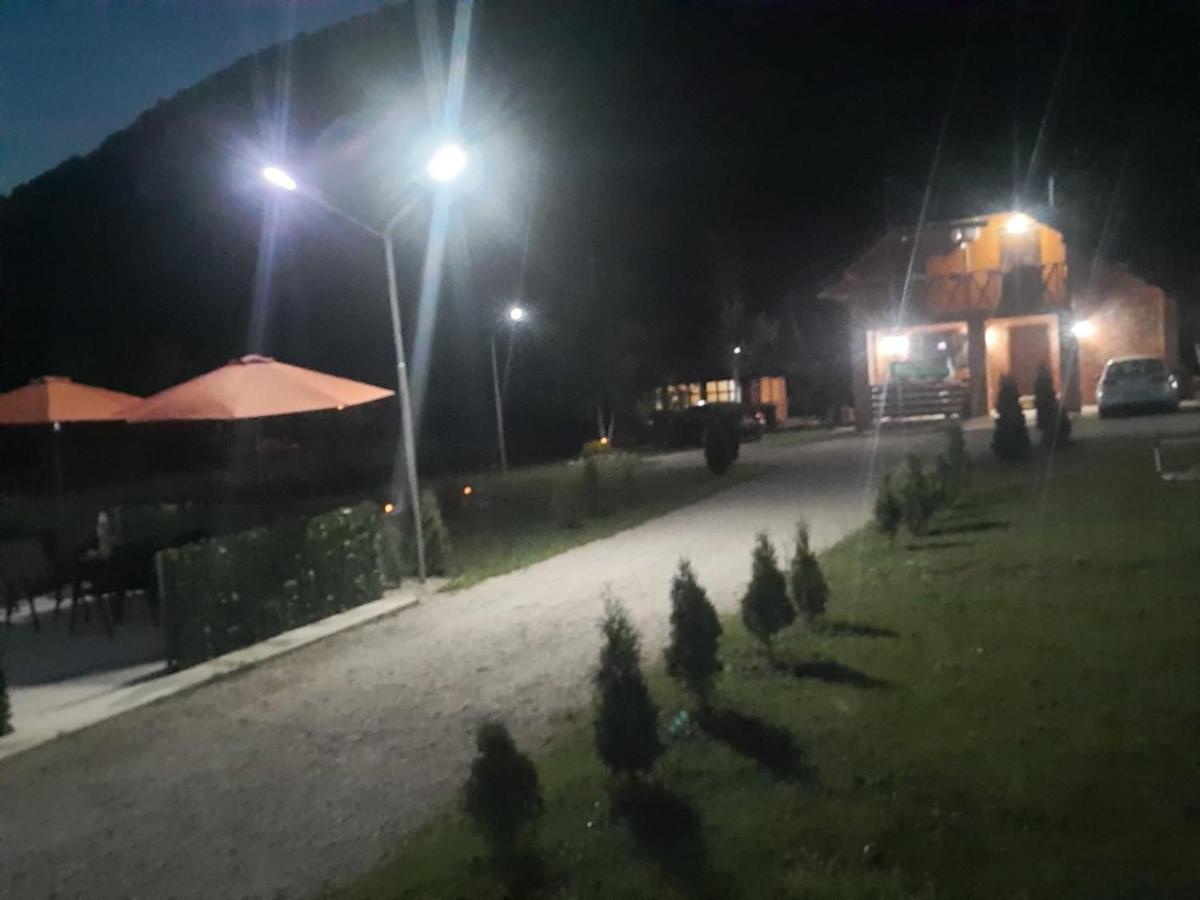 Live Nature Bihac Bagian luar foto