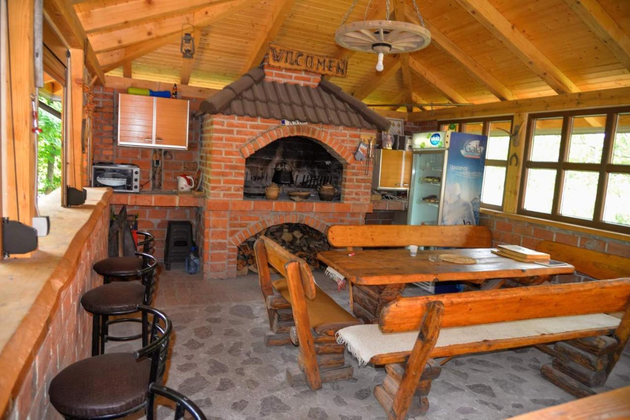 Live Nature Bihac Bagian luar foto