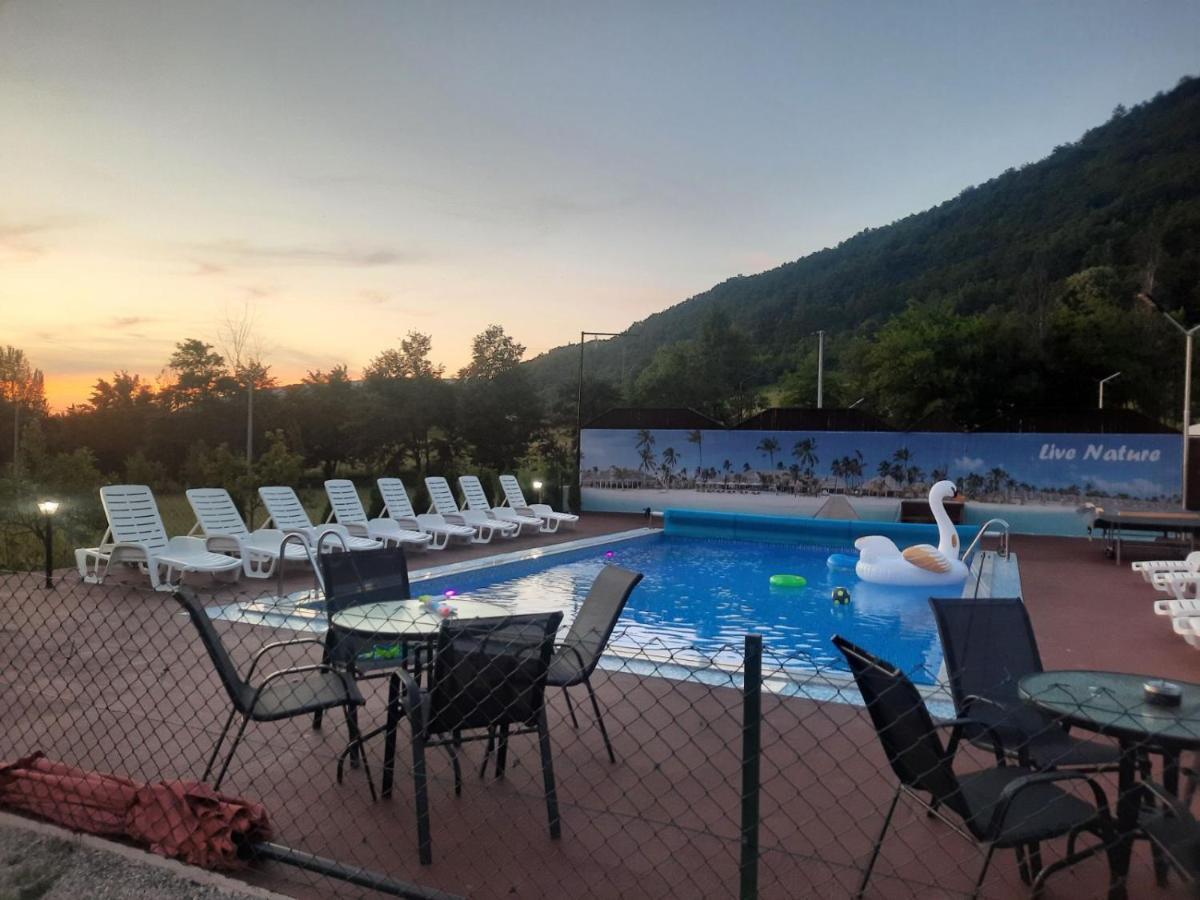 Live Nature Bihac Bagian luar foto