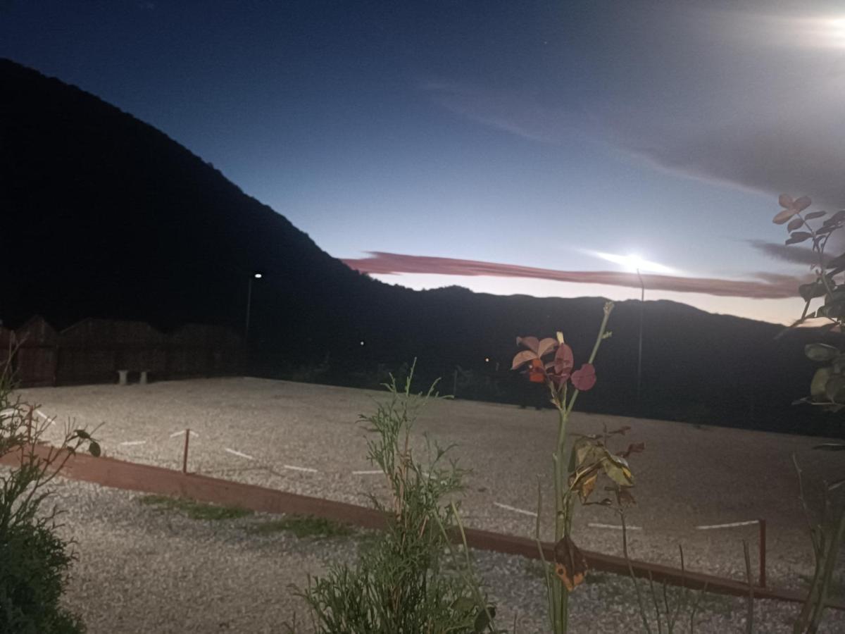 Live Nature Bihac Bagian luar foto